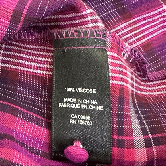 275 - RW & CO Blouse - 100% Viscose - Ties & Buttons - Picture 15 of 16